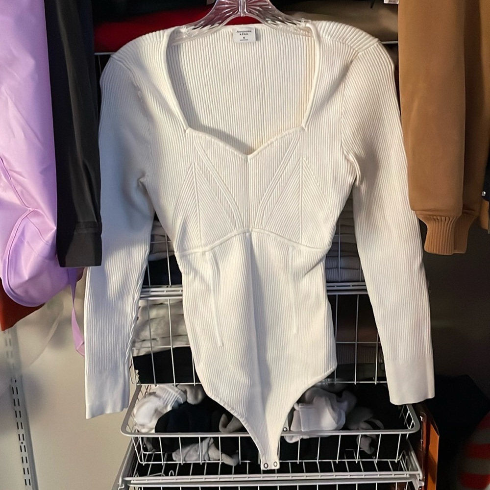 Abercrombie & Fitch Sweetheart Ribbed Bodysuit